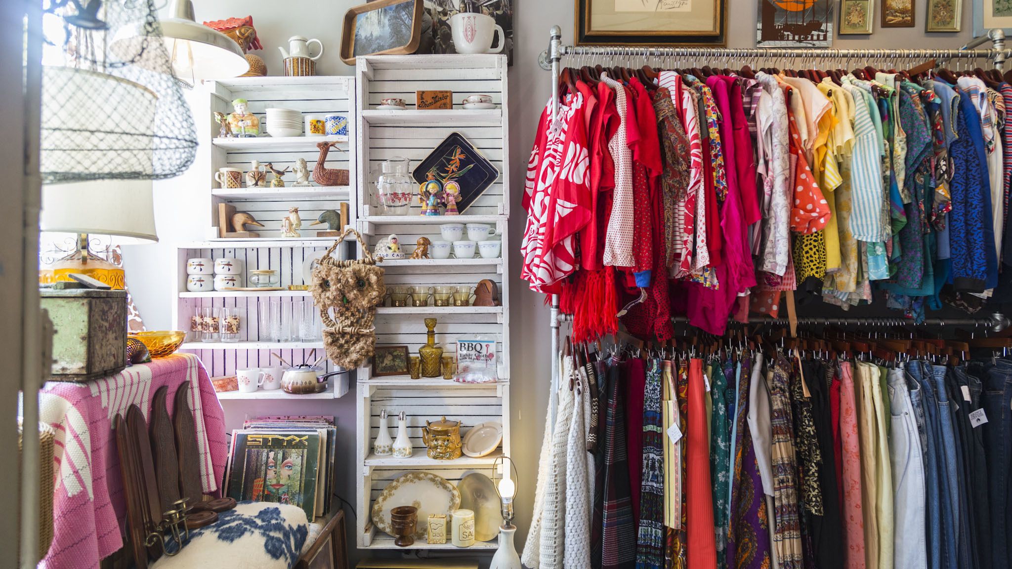 Clothing & Accessories: A Comprehensive Guide to Shopping in Style